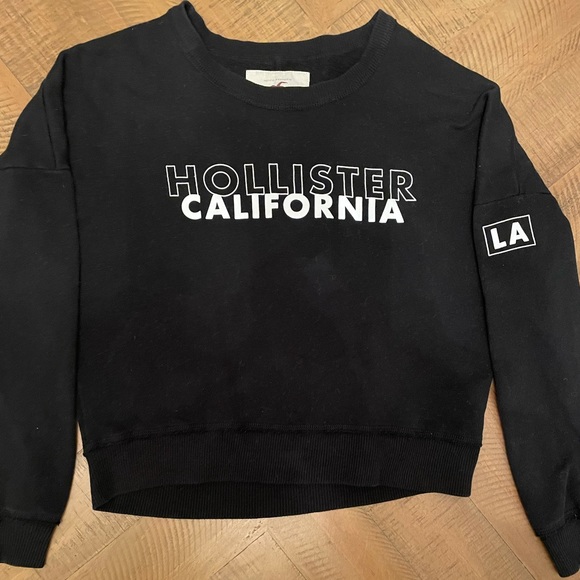 COPY - Hollister Classic Black Crewneck Sweater - Picture 1 of 4